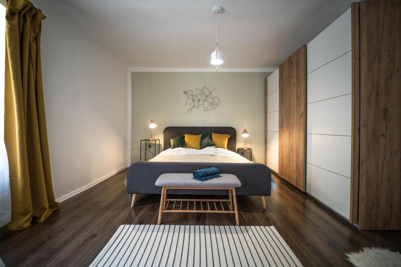 Presso Pecs Apartment ภายนอก รูปภาพ
